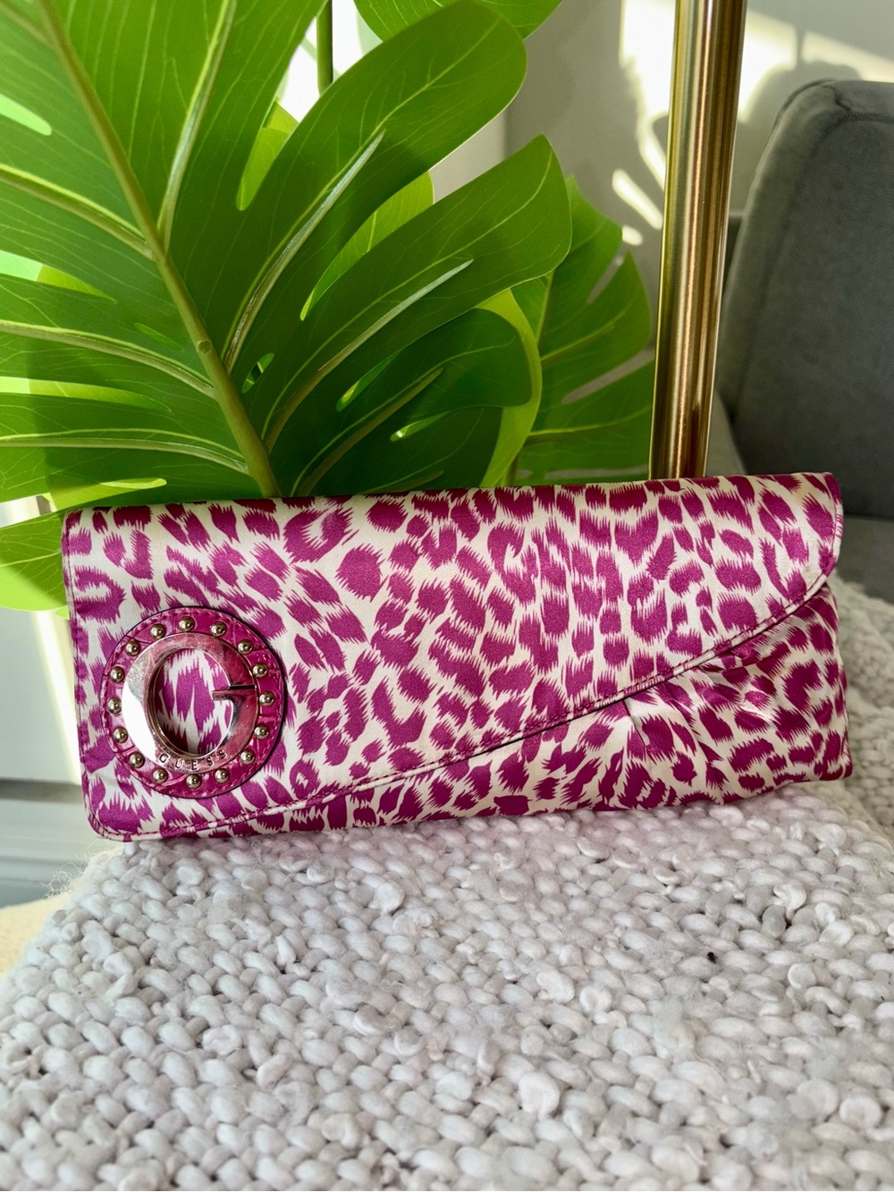 Vintage Y2K GUESS Spy Cat Pink Leopard Clutch McBling 2000s Scene